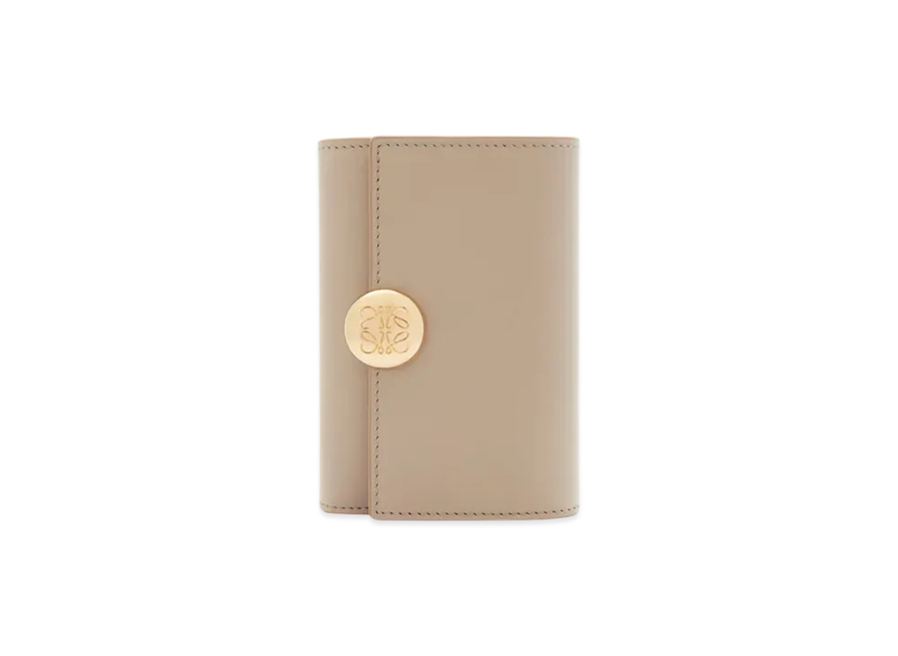 LOEWE Pebble Vertical Wallet Small "Sand"