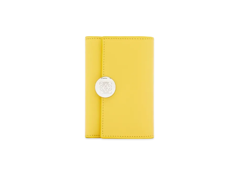 LOEWE Pebble Vertical Wallet Small "Baby Corn"