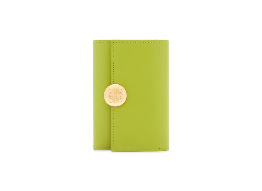 LOEWE Pebble Vertical Wallet Small "Meadow Green"