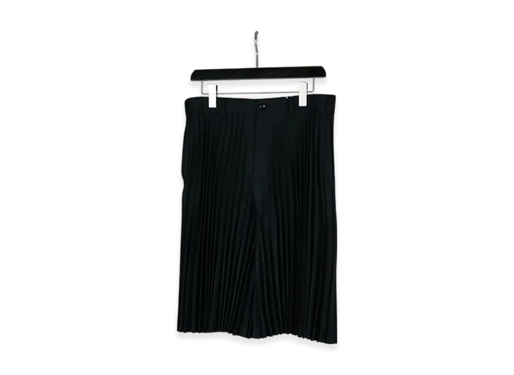 COMME des GARCONS HOMME PLUS Pleated Skirt-Style Shorts "Black"