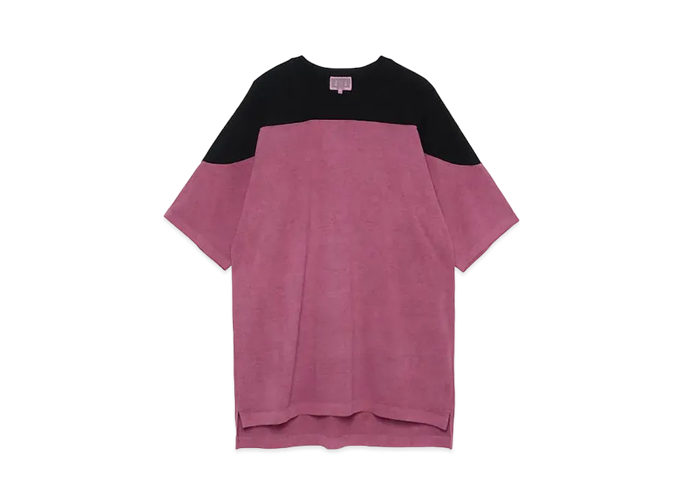 Cav Empt (C.E) OVERDYE FOOTBALL T "Pink"