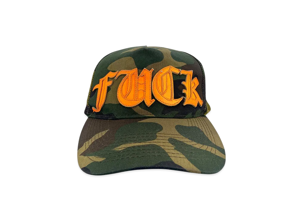 クロムハーツ トラッカーキャップ ファック レザーパッチ クロスボール付き カモフラージュ "カーキ/オレンジ"