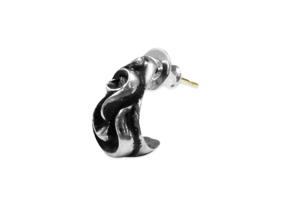 クロムハーツ カーブド ティアドロップ ピアス "シルバー"