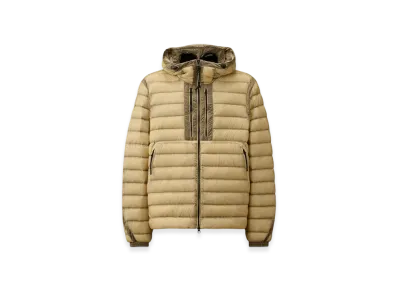 C.P. Company D.D. Shell Goggle Down Jacket "Pistachio Shell Beige"