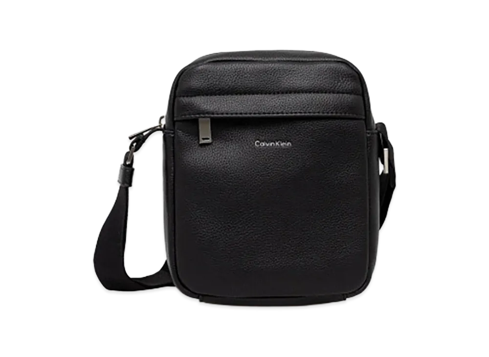 Calvin Klein Raised Reporter "Black"