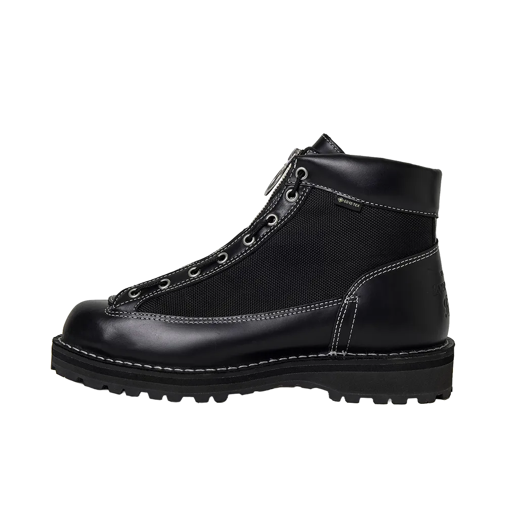 TOYOTA LAND CRUISER 200 × Danner Field R "Black"