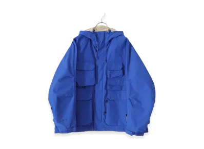 DAIWA PIER39 Gore-Tex Infinium Tech Mountain Parka "RoyalBlue"