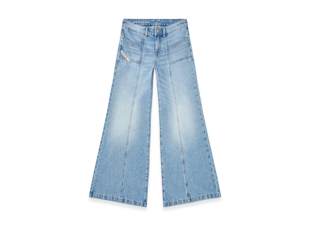 Diesel Flare Jeans D-Akii 0clba "Light Blue"