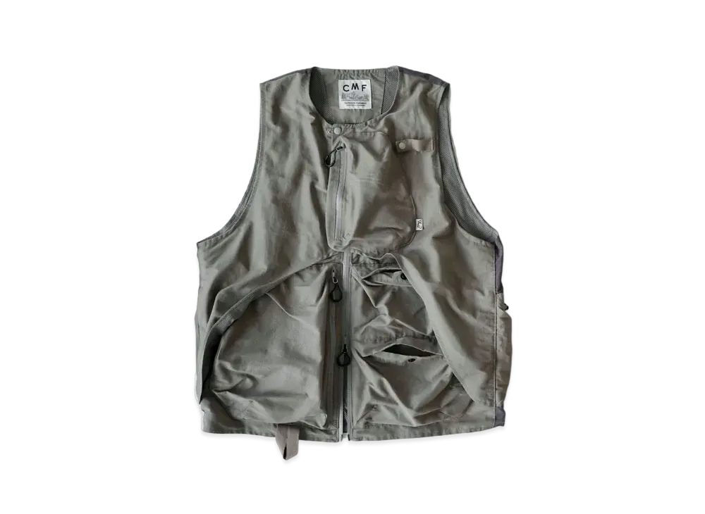 eye_C x Cmf Outdoor Garment Overlay Vest "Grey"