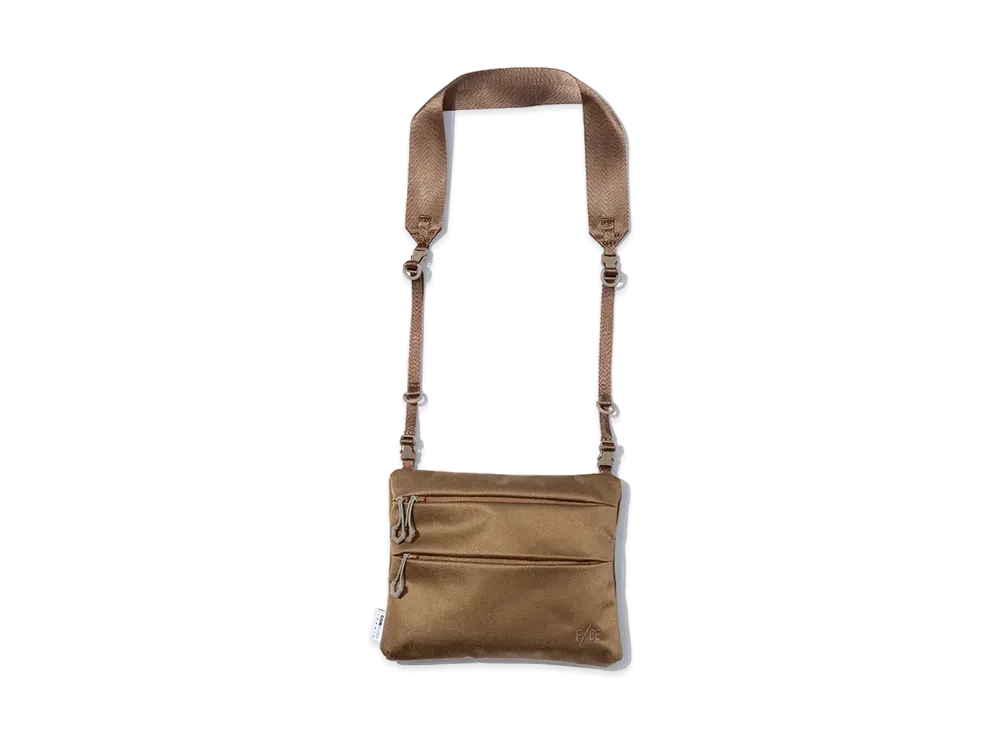 F/CE. Satin Sacoche M "Camel"