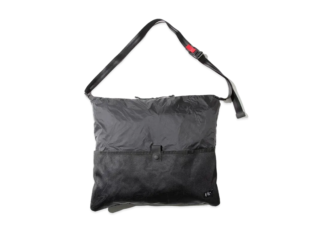 F/CE. Recycle Packable One Shoulder "Black"