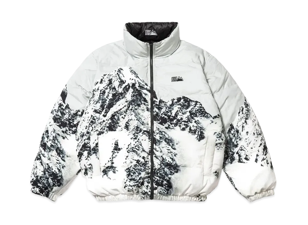 FIRST DOWN MOUNTAIN PRINT REVERSIBLE DOWN JACKET "White"