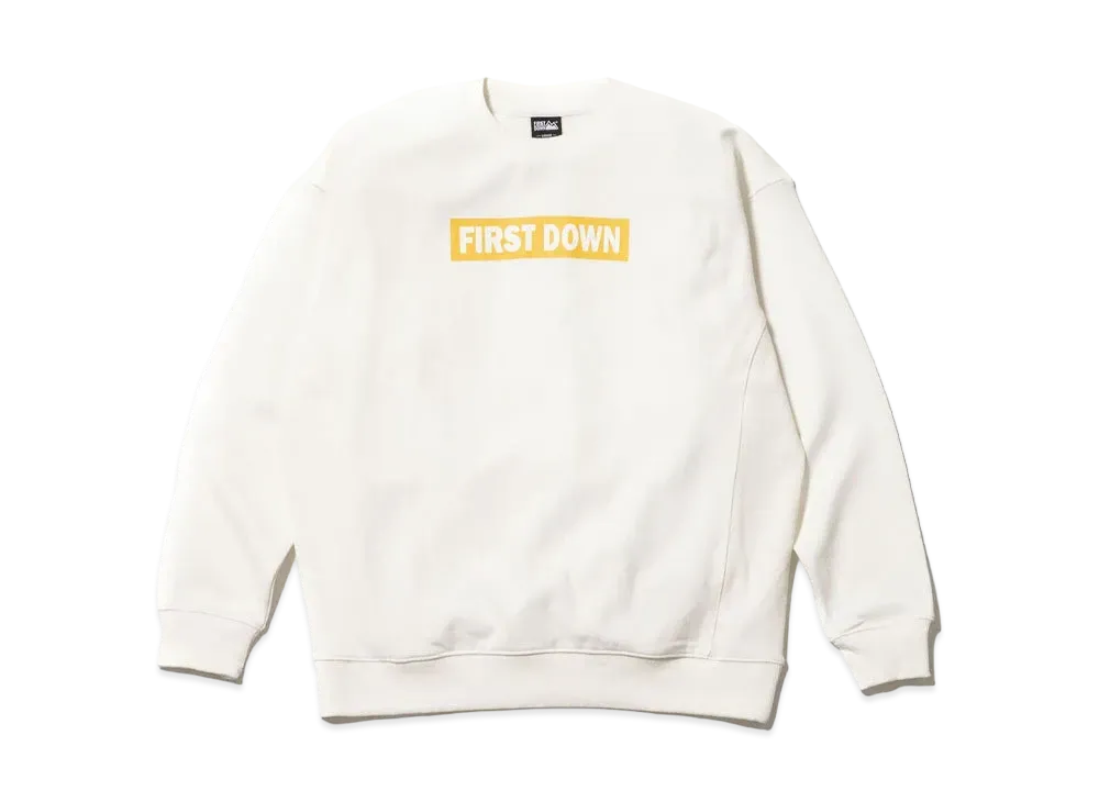 FIRST DOWN GRAPHIC CREW NECK SWEAT "Off White"