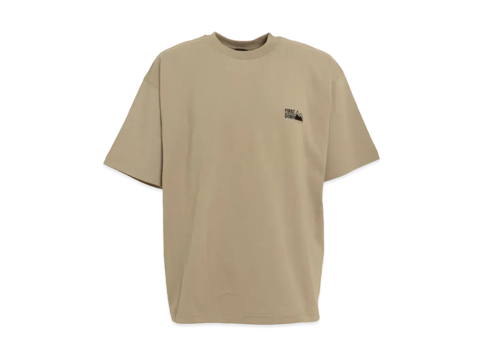 FIRST DOWN LOGO S/S T "Taupe"