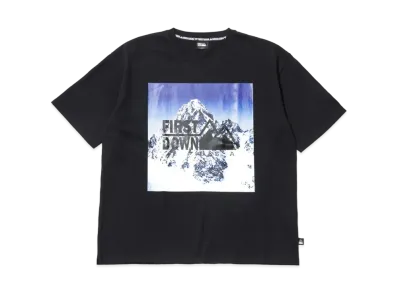 FIRST DOWN TRANSCRIPTION PRINT T-SHIRT "Black"