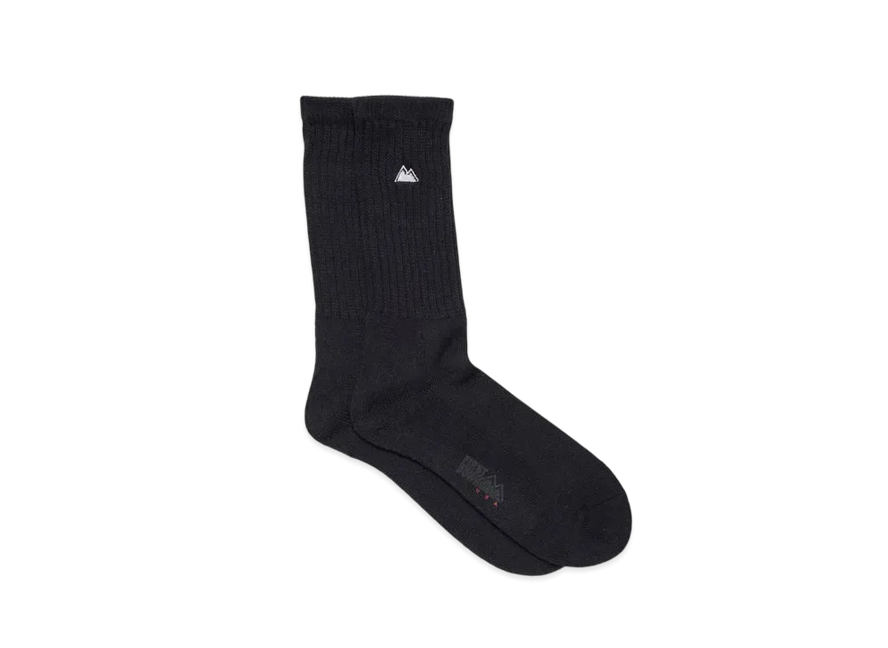 FIRST DOWN Plain Crew Logo Socks "Black"