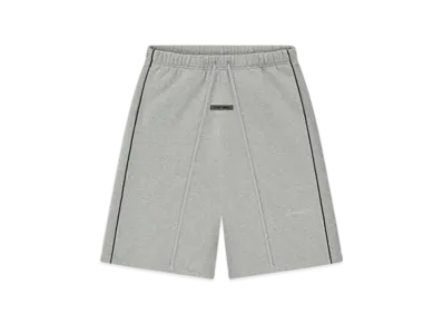 FEAR OF GOD ESSENTIALS Relaxed Fleece Sweatshort With Piping "Concrete Heather/Black"
