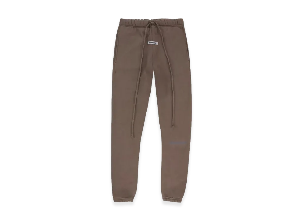 FEAR OF GOD ESSENTIALS Reflector Logo Sweatpants "Brown"