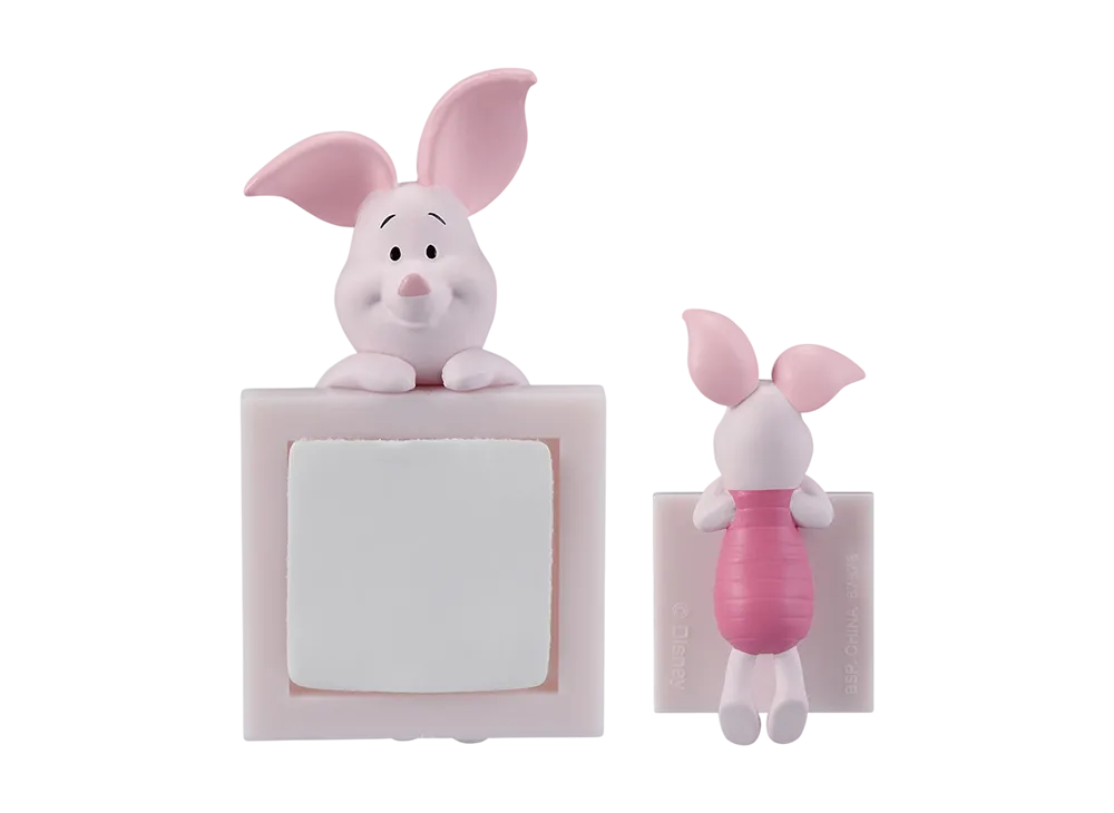 BANDAI "Ichiban Kuji" -Winnie the Pooh Cozy Winter Days- F Prize Chirarin Friends Mini Figure Piglet