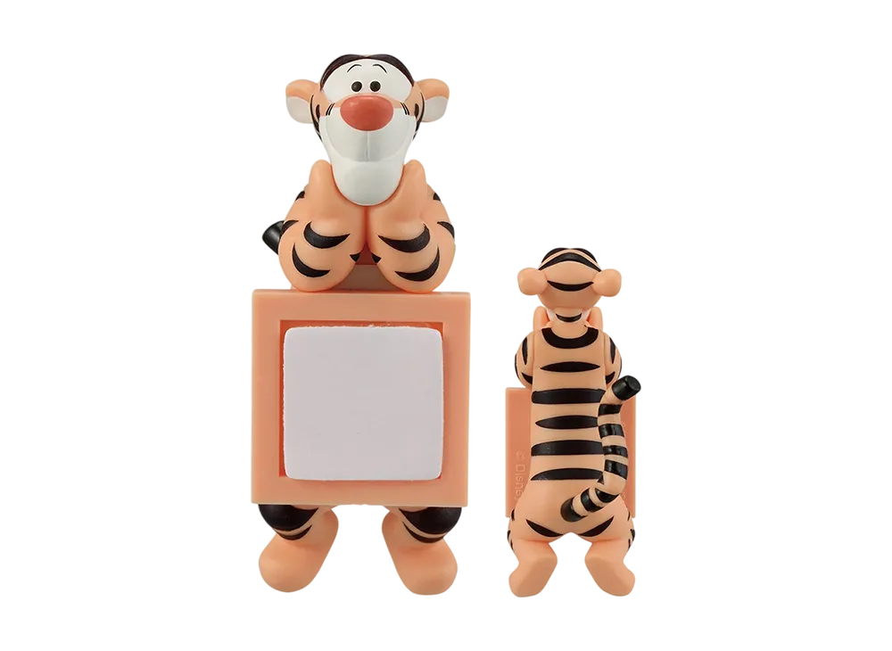 BANDAI "Ichiban Kuji" -Winnie the Pooh Cozy Winter Days- F Prize Chirarin Friends Mini Figure Tigger