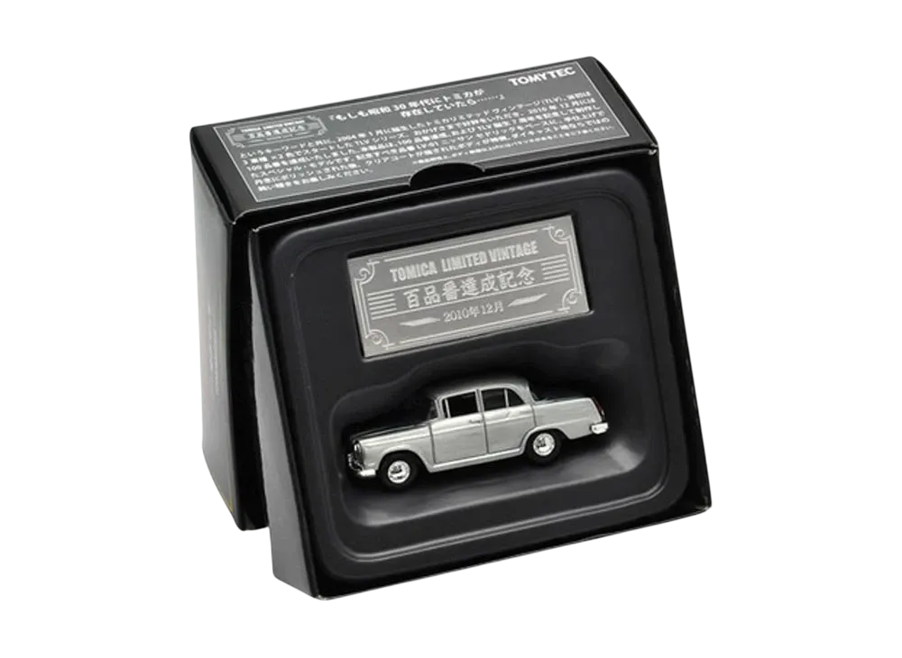 TOMYTEC "TOMICA LIMITED VINTAGE" 1/64 LV-100 Commemorative Nissan Cedric (Polished Finish + Clear Coat) - ¥