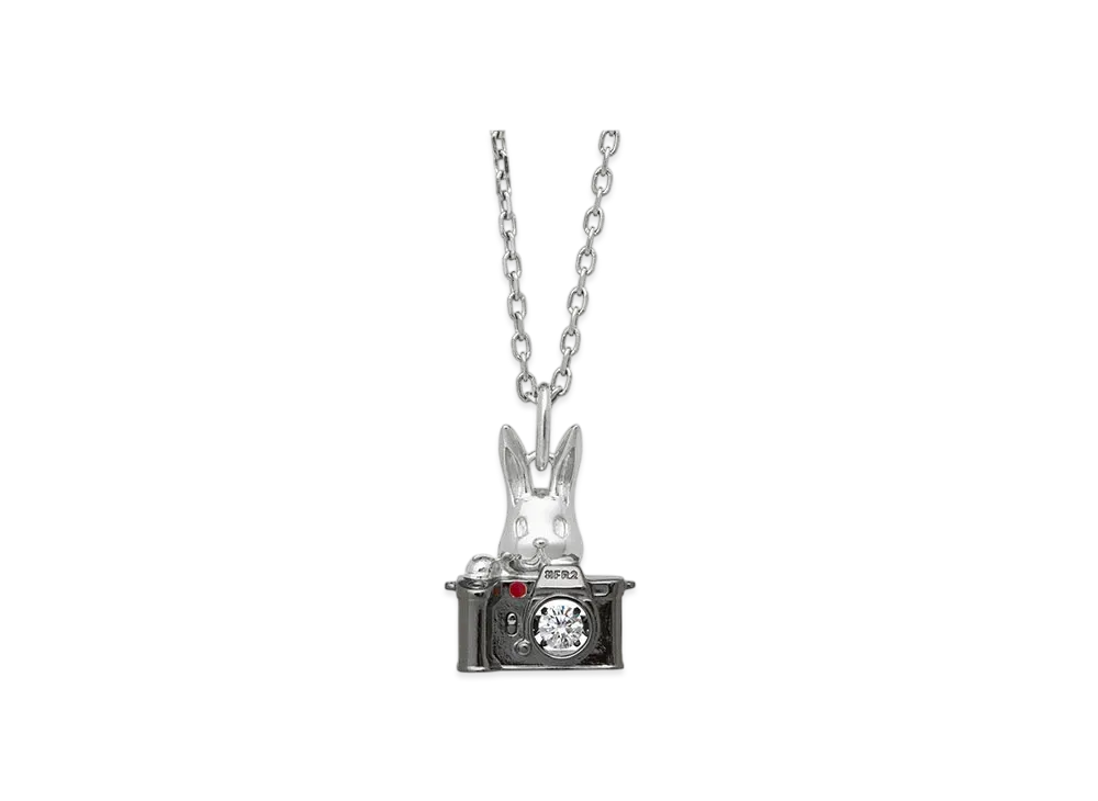 FR2 Dancing Stone Photographer Rabbit Necklace "Silver"