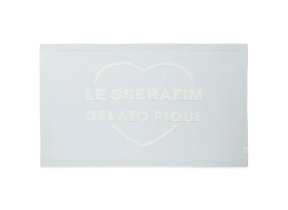 GELATO PIQUE x LE SSERAFIM Smoothy Blanket "Blue"