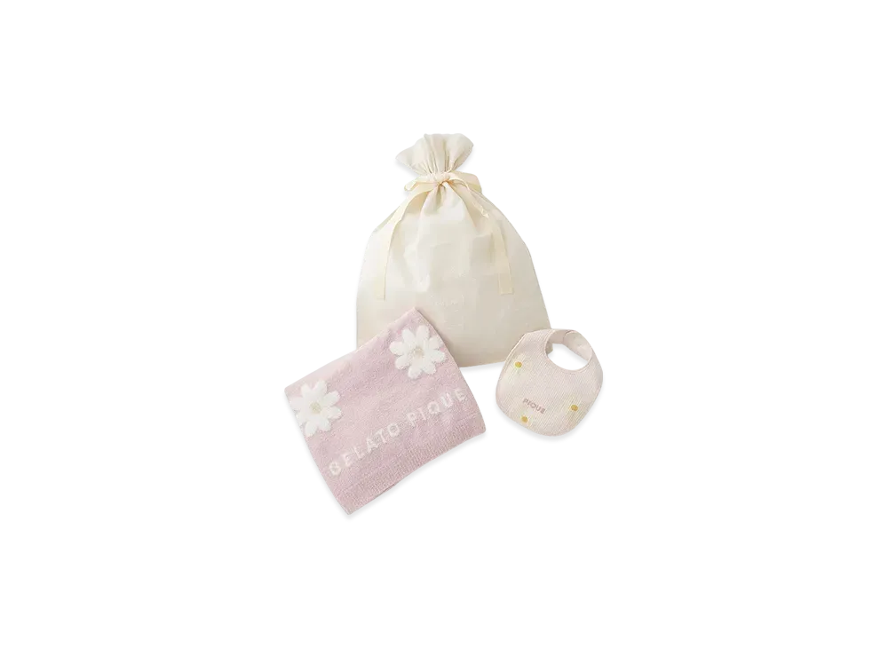 GELATO PIQUE Wrapped Baby Daisy Jacquard Blanket & Bib Set "Ivory"
