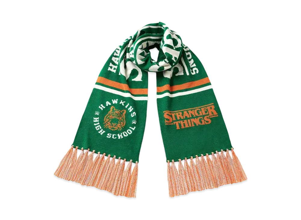 GU x Stranger Things Knitted Scarf "Green"