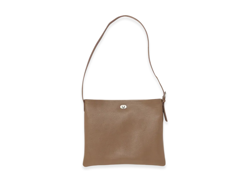 Hender Scheme Twist Buckle Bag M "Taupe"