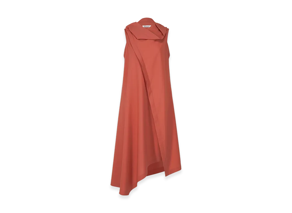 132 5. ISSEY MIYAKE Seamless 1 "Terracotta"