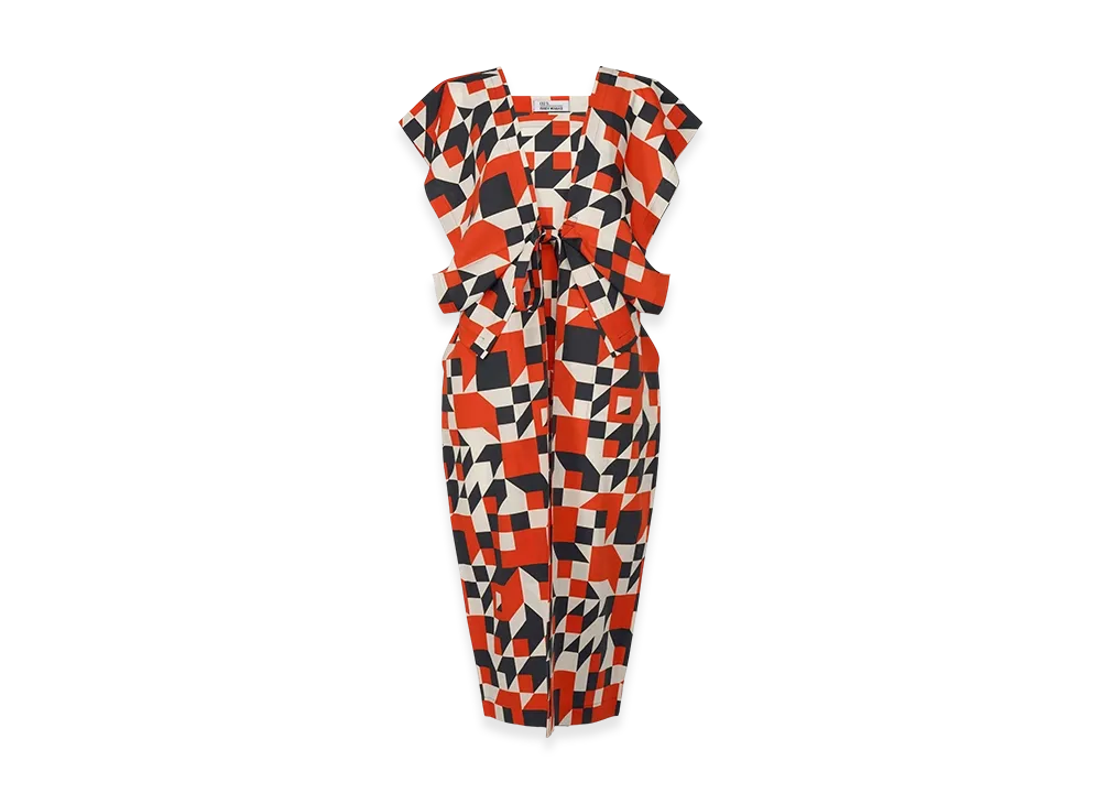 132 5. ISSEY MIYAKE Box Composition "Scarlet"