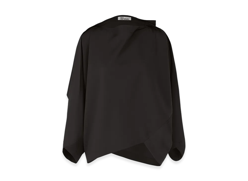 132 5. ISSEY MIYAKE Parallel Wrap "Black"