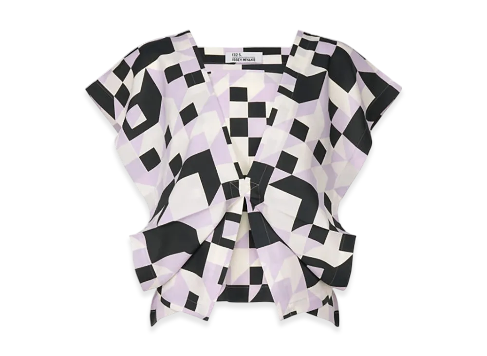 132 5. ISSEY MIYAKE Box Composition "Icy Lilac"