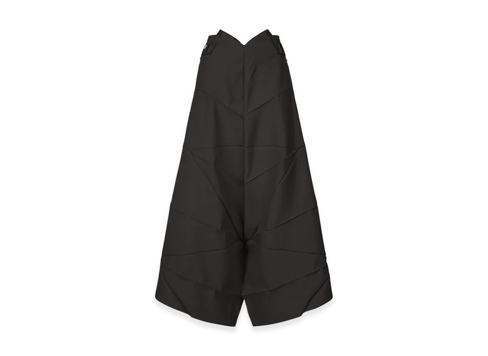 132 5. ISSEY MIYAKE No.2 "Black"