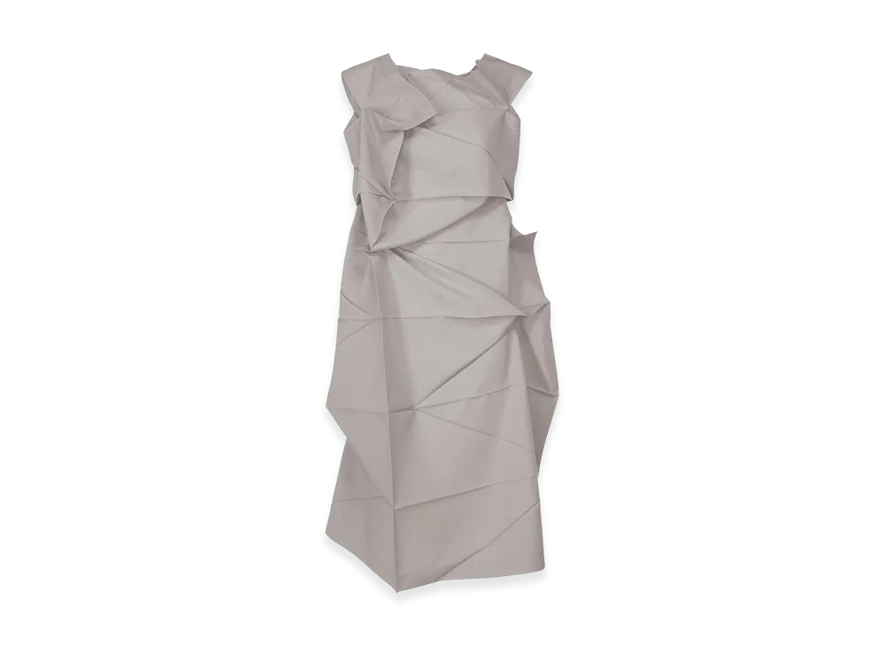 132 5. ISSEY MIYAKE No.2 "Silver Gray"