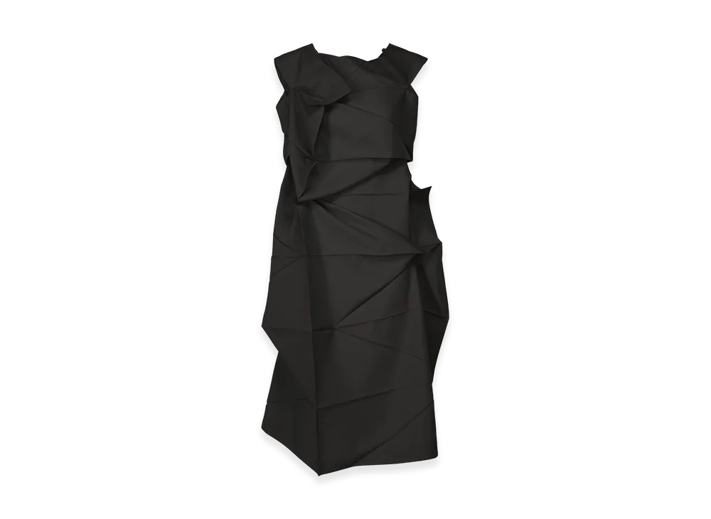 132 5. ISSEY MIYAKE No.2 "Black"