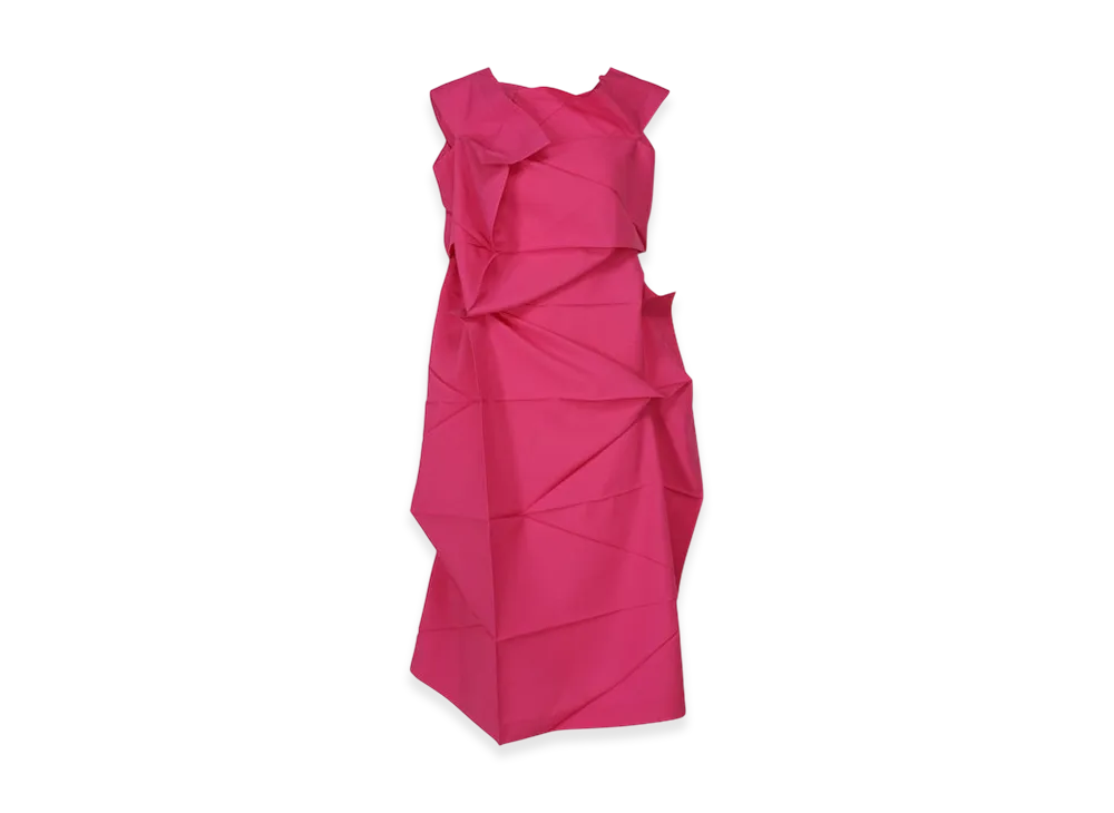 132 5. ISSEY MIYAKE No.2 "Magenta"
