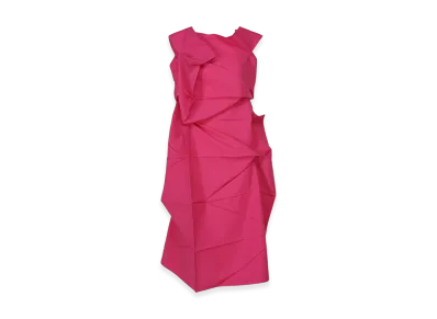 132 5. ISSEY MIYAKE No.2 "Magenta"