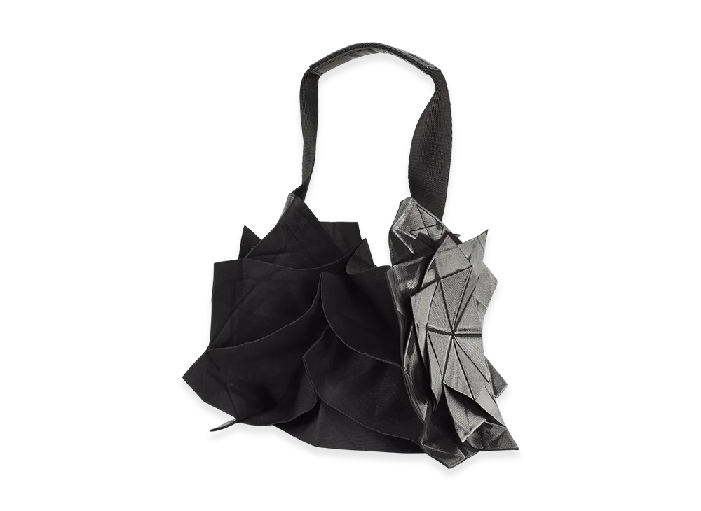 132 5. ISSEY MIYAKE Standard Bag "Black/Silver"