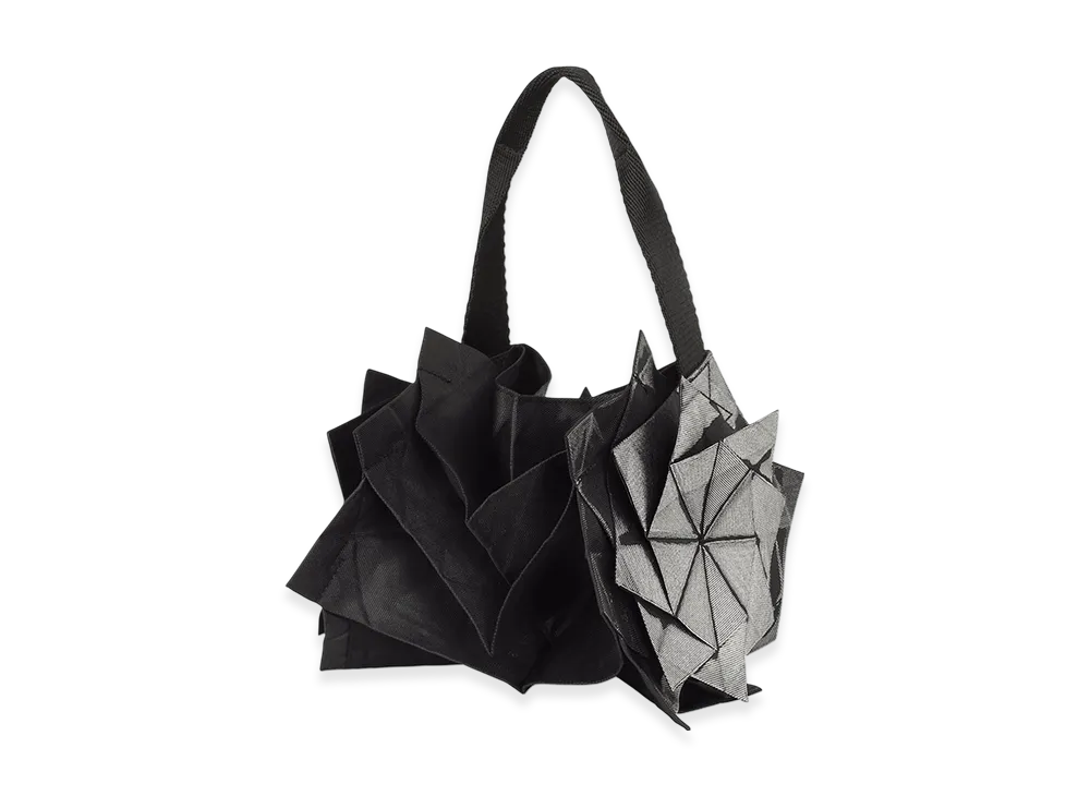132 5. ISSEY MIYAKE Standard Bag "Black/Silver"