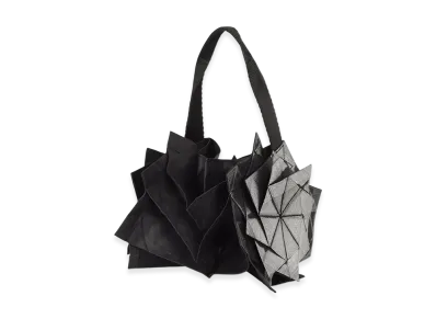 132 5. ISSEY MIYAKE Standard Bag "Black/Silver"