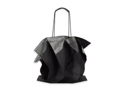 132 5. ISSEY MIYAKE Standard Bag "Black/Silver"