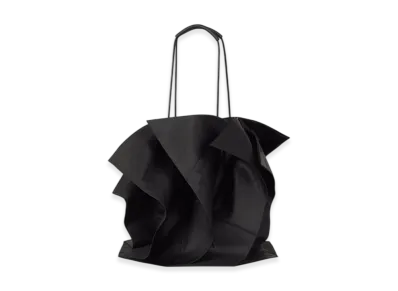 132 5. ISSEY MIYAKE Standard Bag "Black/Luster"