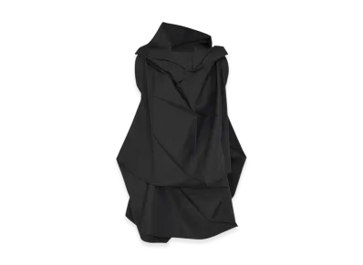 132 5. ISSEY MIYAKE Solid "Black"