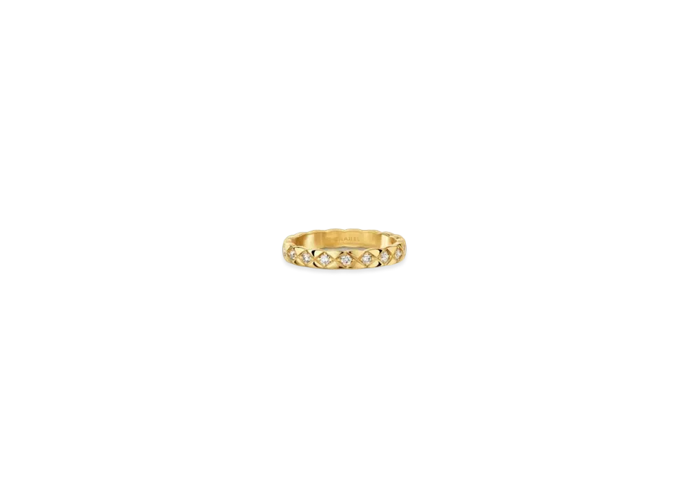 CHANEL Coco Crush Ring Quilted Motif, Mini Version, 18K Yellow Gold, Diamonds