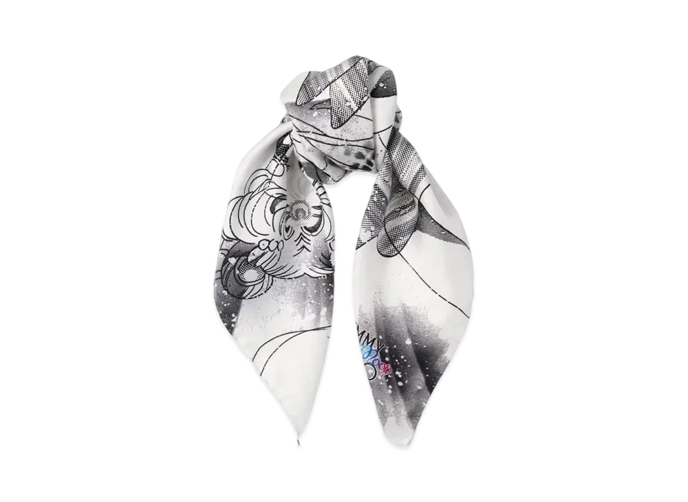 Jimmy Choo x Pretty Guardian Sailor Moon Super Sailor Moon Foulard (Includes 1 Pack of Collector Cards)