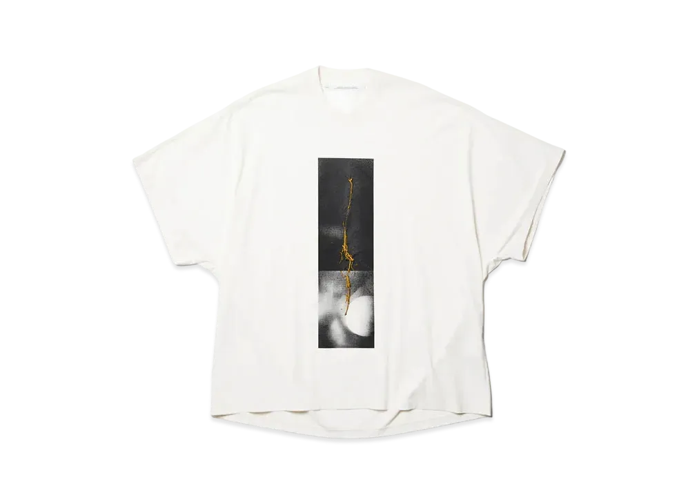 JULIUS Disarray Embroidered Kite Top "Off White"