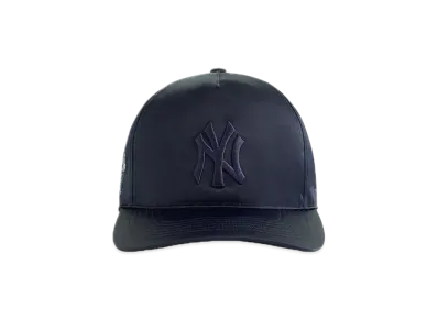 Kith x '47 for the New York Yankees Satin Hitch Snapback "Nocturnal"