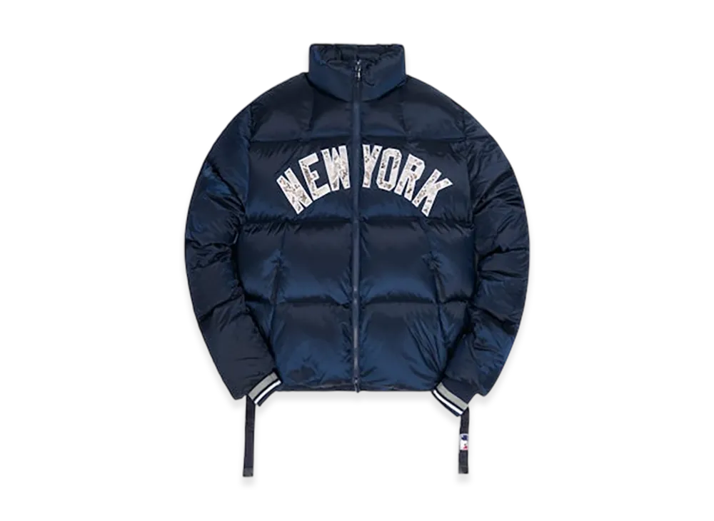 キス x MLB ニューヨークヤンキース ミディ パファージャケット "ネイビー"